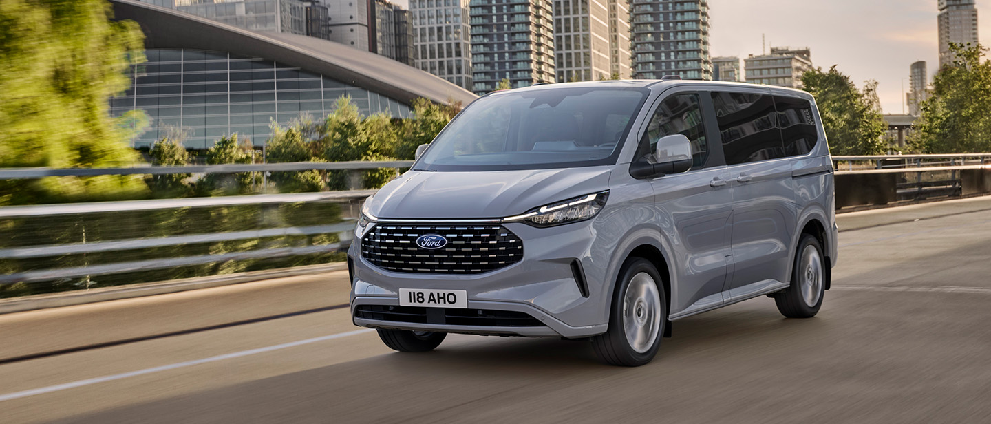 Nuovo Tourneo Custom Plug-in Hybrid